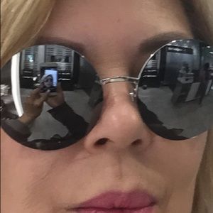 Meet your Posher, Juanita